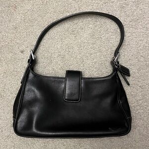 Vintage COACH Black Leather Baguette Bag / Shoulder Bag D13-7789